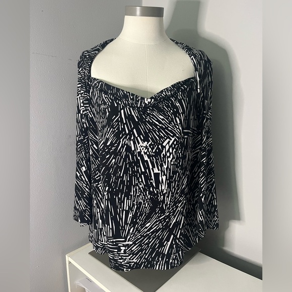 Kenneth Cole Reaction Monochrome Patterned Top. Size XL - Picture 1 of 4